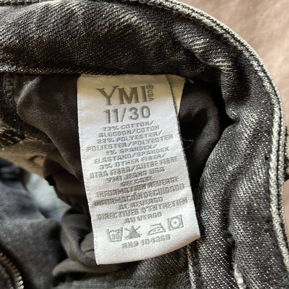 YMI Distressed Ripped Jeans - Picture 4 of 4